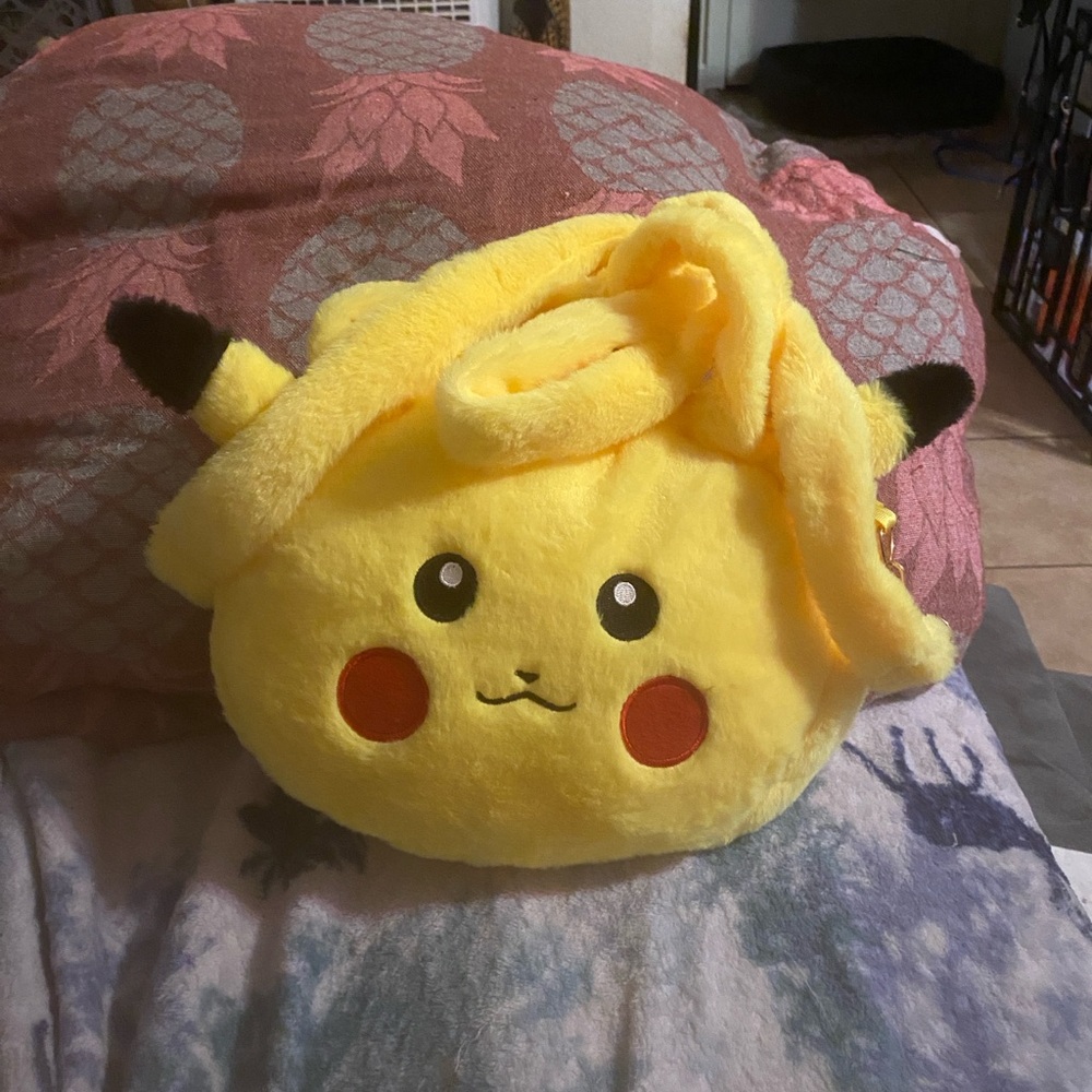 PIKACHU YELLOW SMALL BAG!💛💛